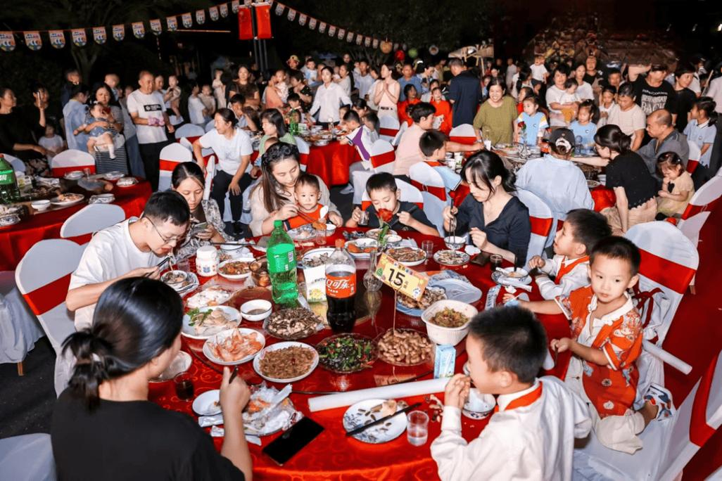 从备菜到敬酒：一场百家宴的完整仪式