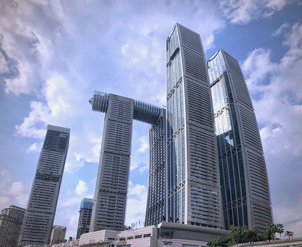 来福士广场几何仰拍