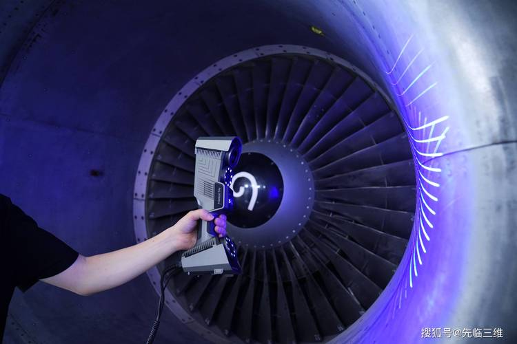航空钛合金叶轮工业CT扫描现场