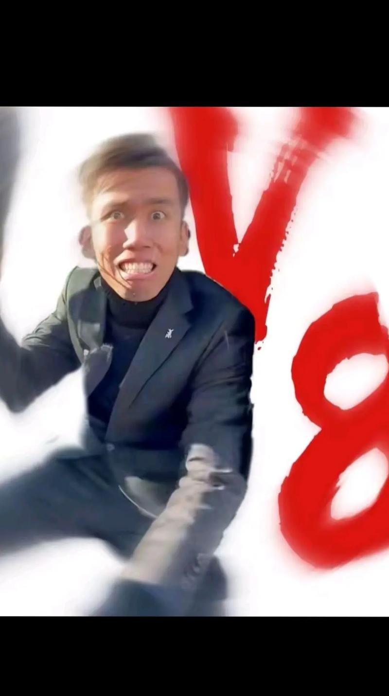 主播搞笑开场瞬间，夸张表情特写