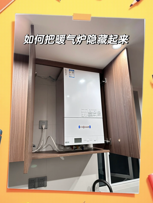 厨房橱柜下方嵌入安装的壁挂炉实拍