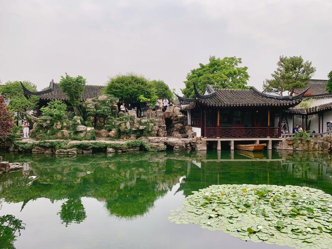 苏州网师园中心池水景观