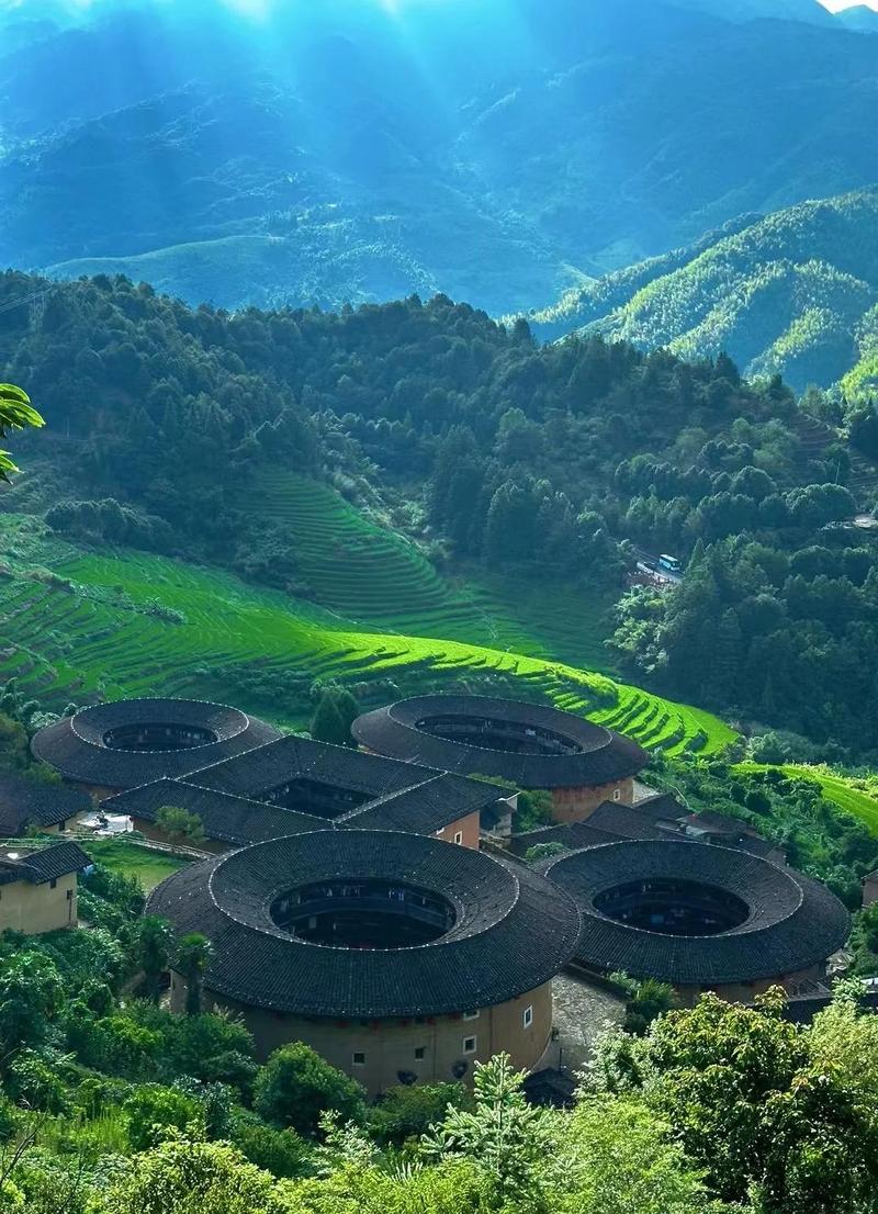 中国福建省福建土楼青山远景