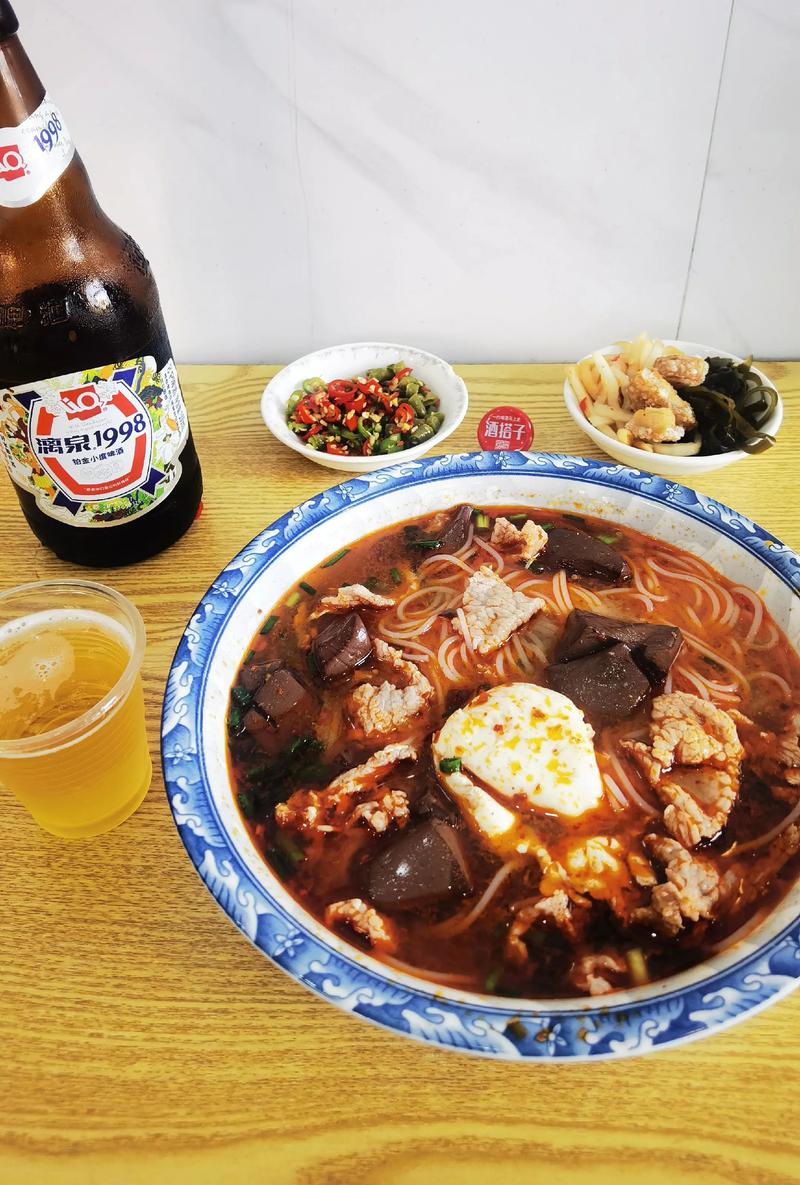 四、吃在午夜:一碗米粉和一杯米酒