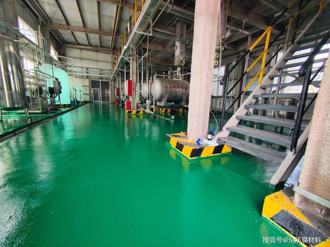 化工厂硫酸储罐区实景拍摄黄铜阀门与防腐地坪