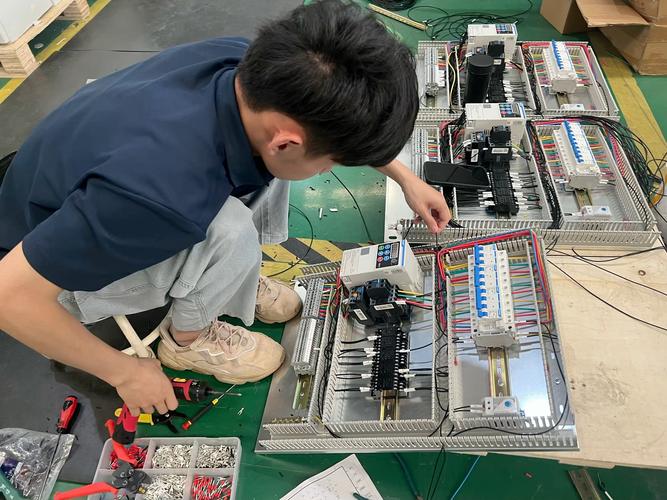 汽配加工车间国产工业控制器安装实拍