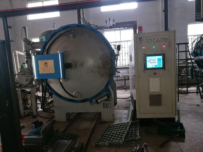 热处理车间刚出炉氮化冲压模具