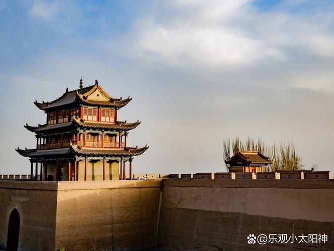 嘉峪关关城秋日傍晚全景