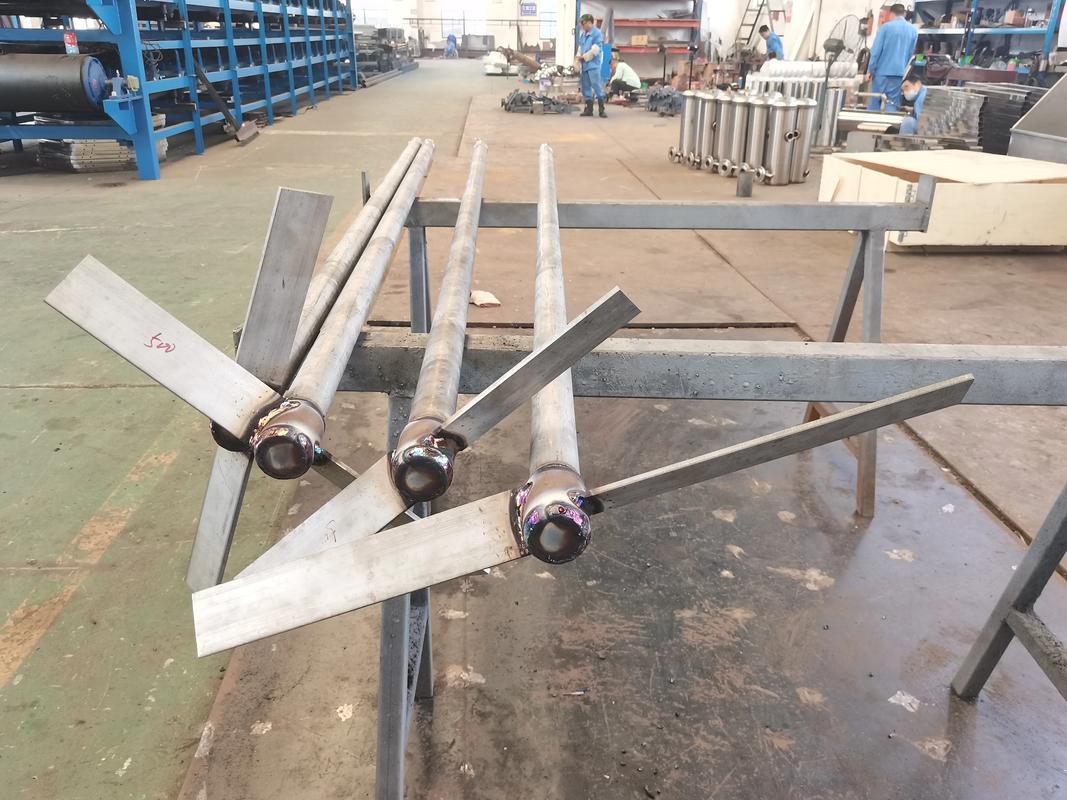 高粘度工业搅拌机锚式桨叶工作实拍