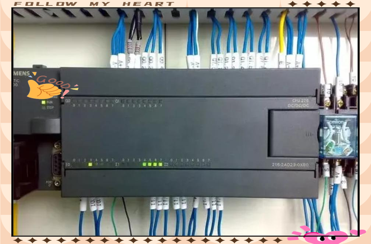 老式继电器控制柜与现代PLC对比