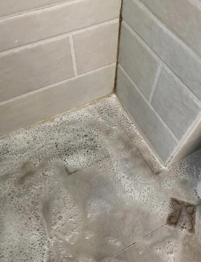 阳台地漏U型弯堵块清理实拍