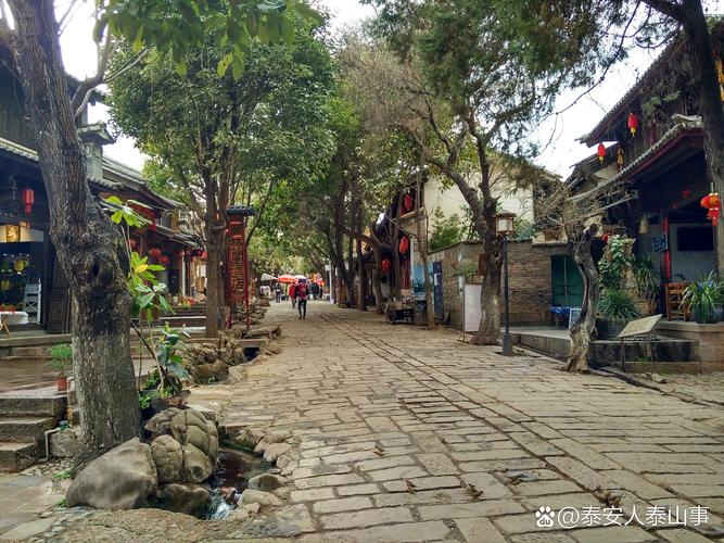 云南沙溪古镇寺登街青石板与老戏台遗址实拍