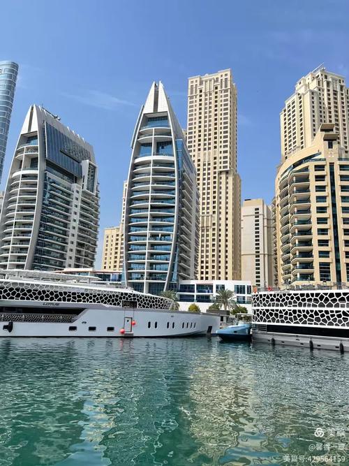 迪拜滨海酒店符合中东标准的石材幕墙实景图