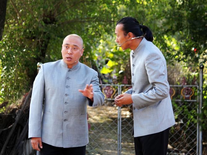 这活儿，还是得老艺人带着年轻人慢慢传