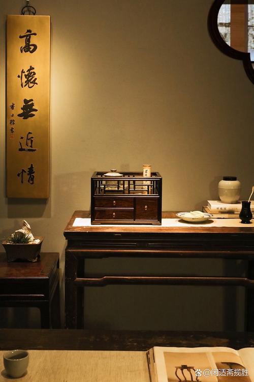 茶棚里添了新板凳