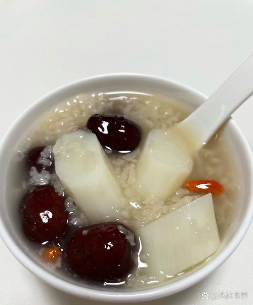 家庭餐桌熬制药食同源红枣枸杞山药粥实拍图