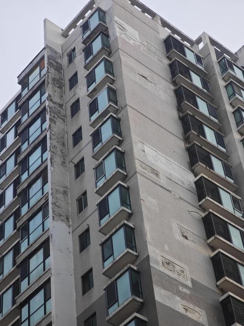 城市住宅小区外墙风化脱落损坏现场实拍