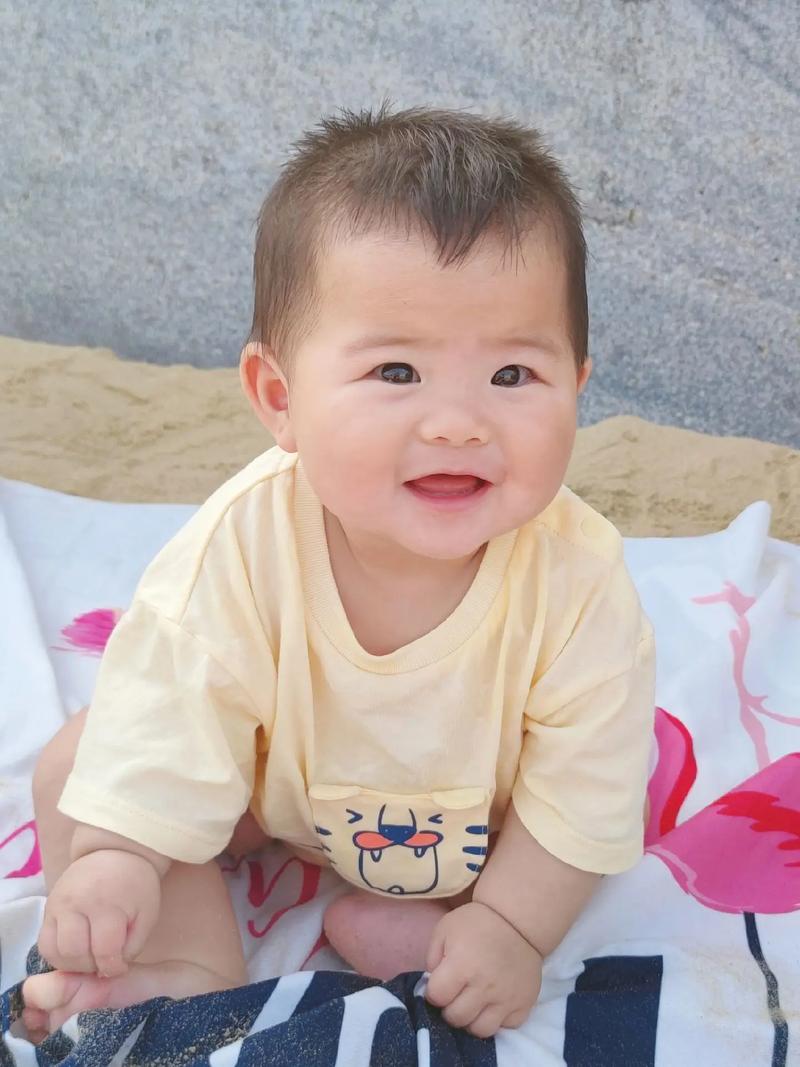 工业摄像头捕捉婴儿微笑细节