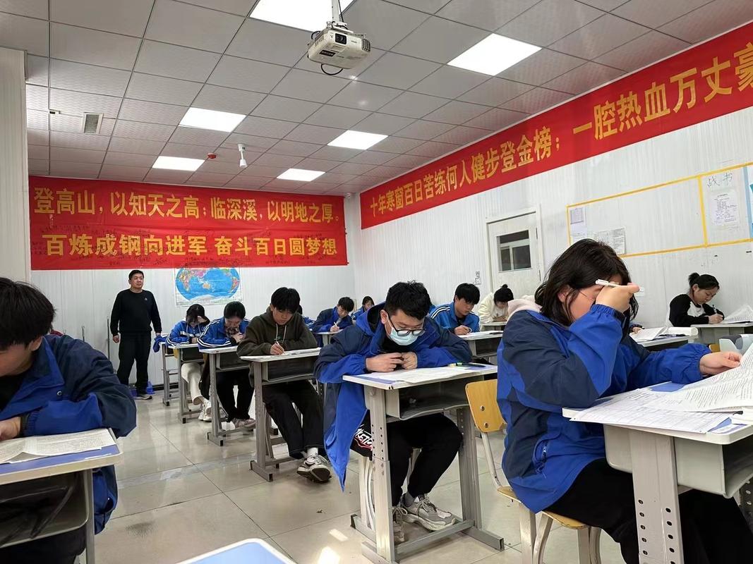 2024年强基计划校考现场考生候考场景