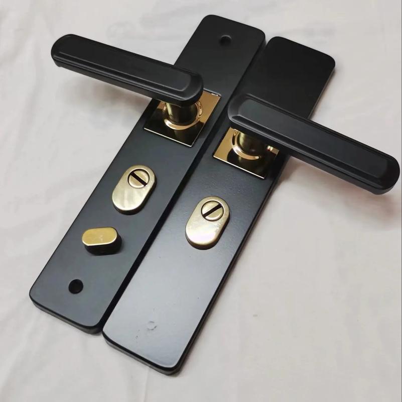 💡 锁具、拉手这些细节，藏着装修的品味