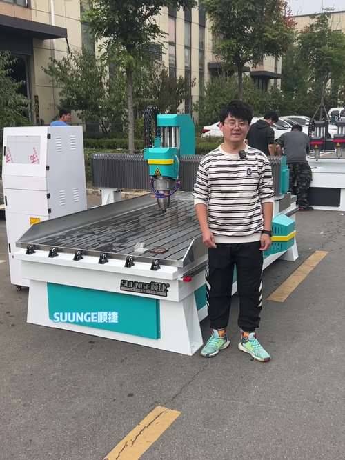 石材雕刻机生产车间组装实拍