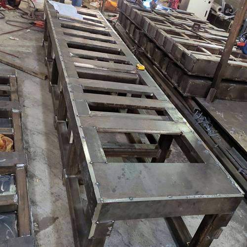 筛选机厂家不锈钢机架焊接加工车间图