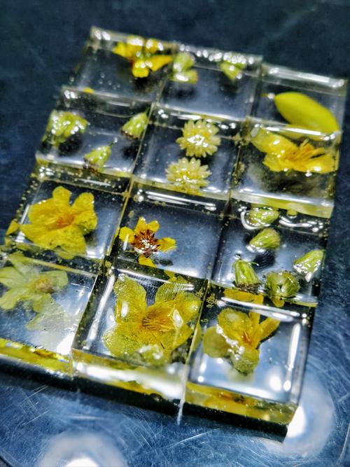手残党失败的手工滴胶作品图