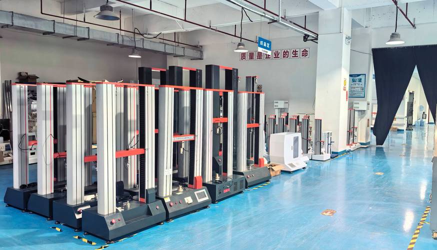 工厂车间不同型号拉力试验机摆放实拍