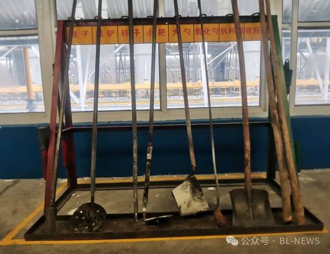 机械部装线工位工具悬挂错误现场