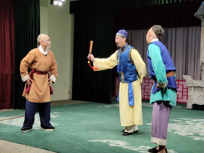 南漳乡间庙会渔鼓戏表演