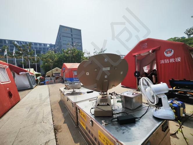 应急救灾现场便携式卫星互联网终端架设场景