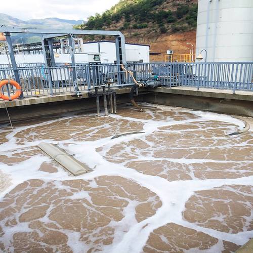 含乳化油机加工废水破乳反应池现场图