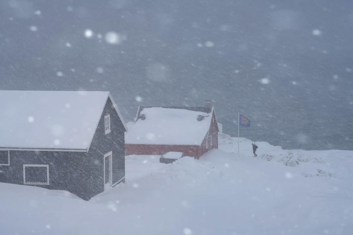 加拿大斯皮尔角灯塔冬季暴风雪