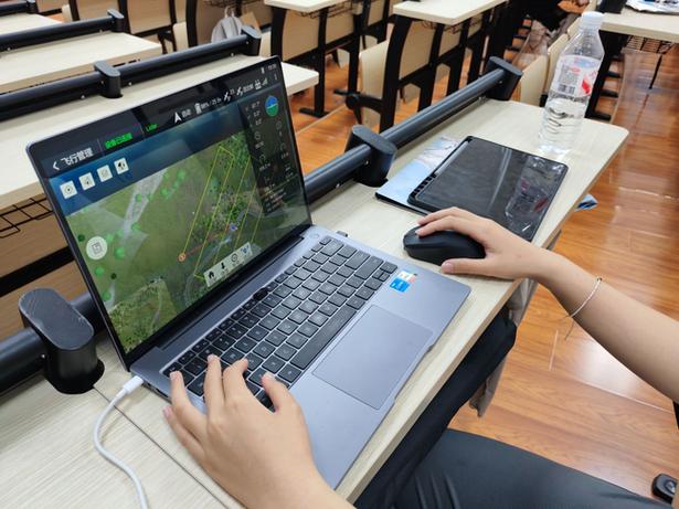 学生使用职业测评工具的过程场景