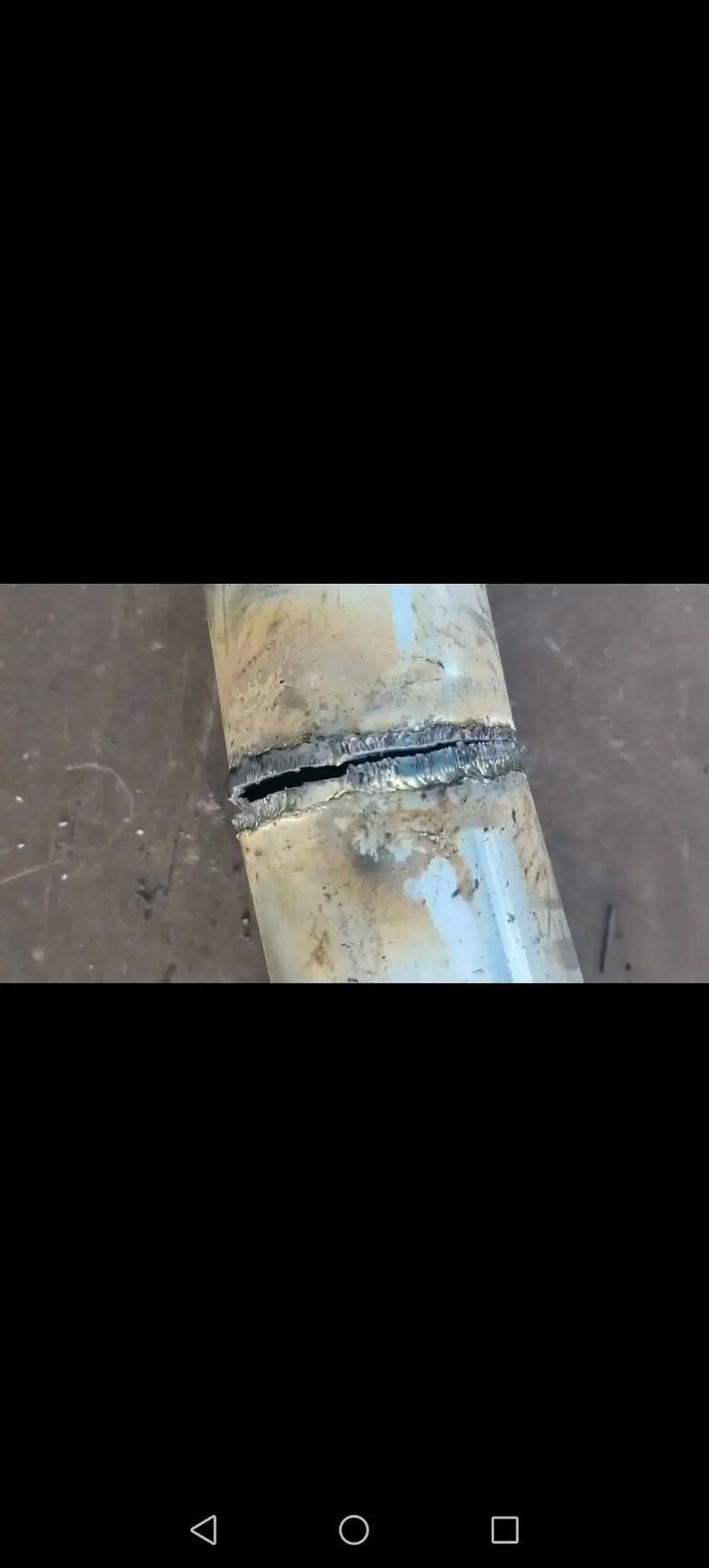 工业镁合金氩弧焊焊缝裂纹实拍图