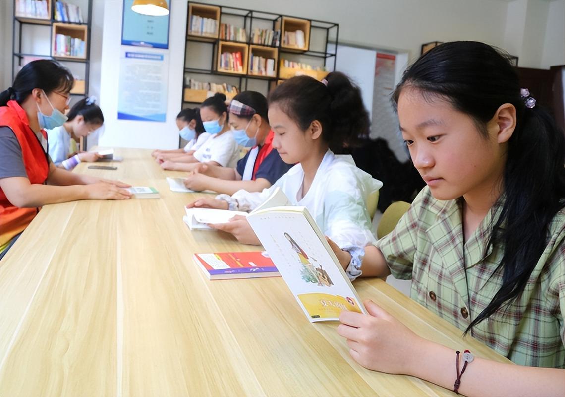 中学生课本拓展学业眼界阅读场景