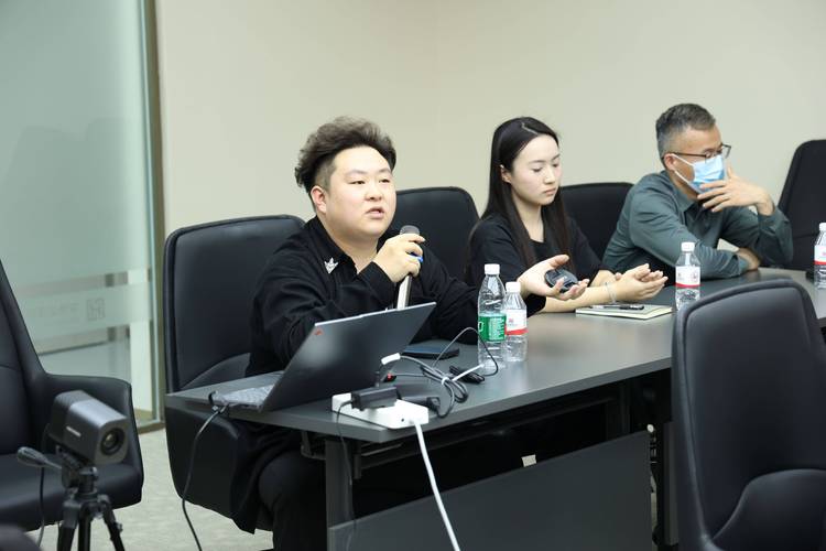 天津刑事辩护律师团队讨论重大案件现场