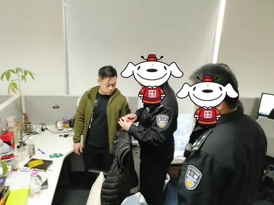这岗从来不是卡供应商，是挡子弹