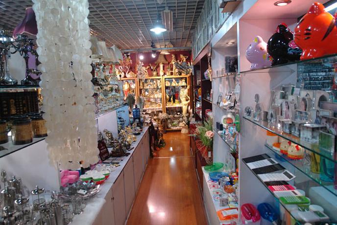 南京城郊白牌小商品批发档口实景