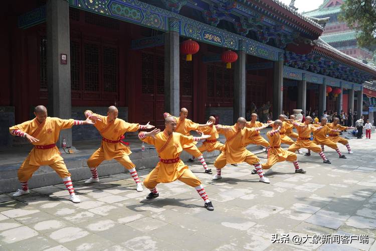 嵩山少林寺武僧少林拳演练图