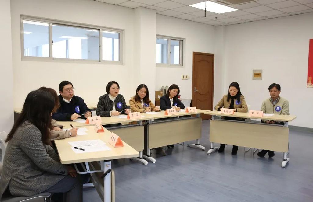 群面无领导小组讨论面试现场