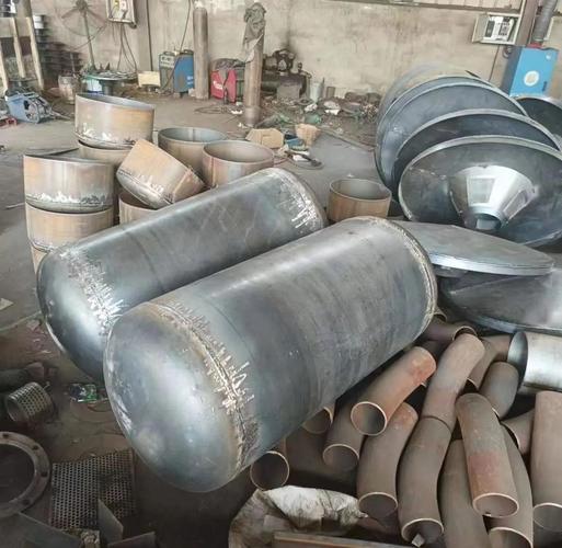 爆炸成形加工完成的钛合金整体封头成品图