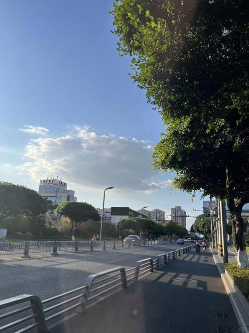 真要大太阳天出门，这些细节能帮你少遭罪