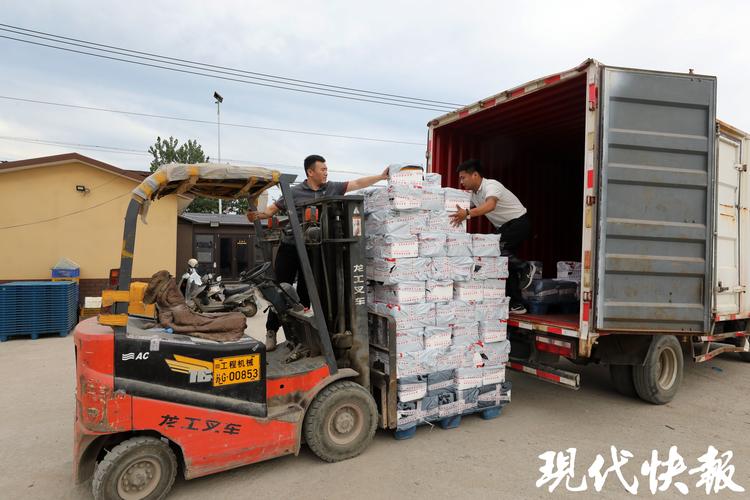 直播带货假货挂羊头卖狗肉场景图
