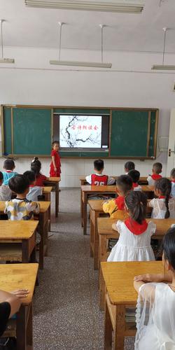 乡村中学户外古诗文朗读活动实拍
