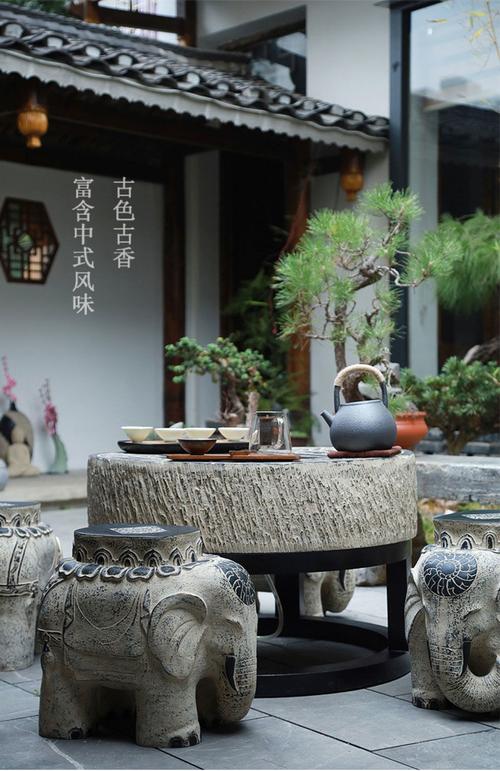 湖北南漳主山寨民宿院子石桌茶席