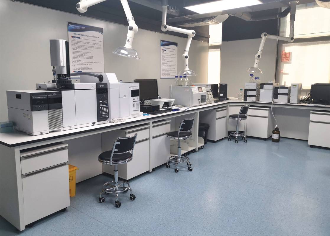 第三方实验室检验检测仪器工作场景
