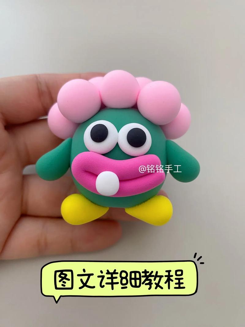 宝宝尝试西兰花泥表情夸张