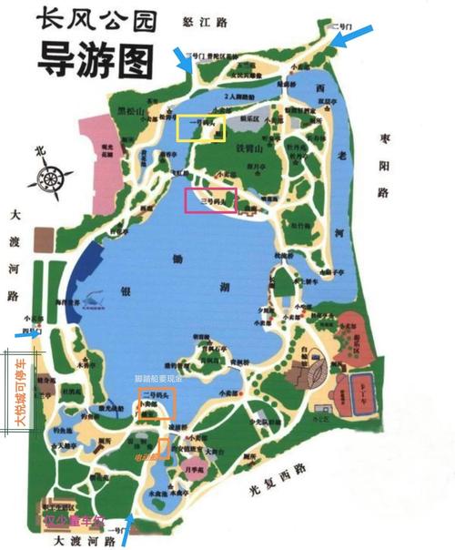 户外湖面划船避开水域障碍物示意图