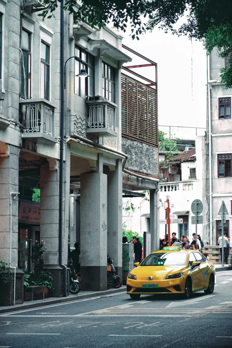 广州恩宁路骑楼雨景